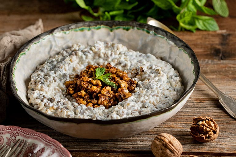 Yoğurtlu Bakliyat Salatası Tarifi
