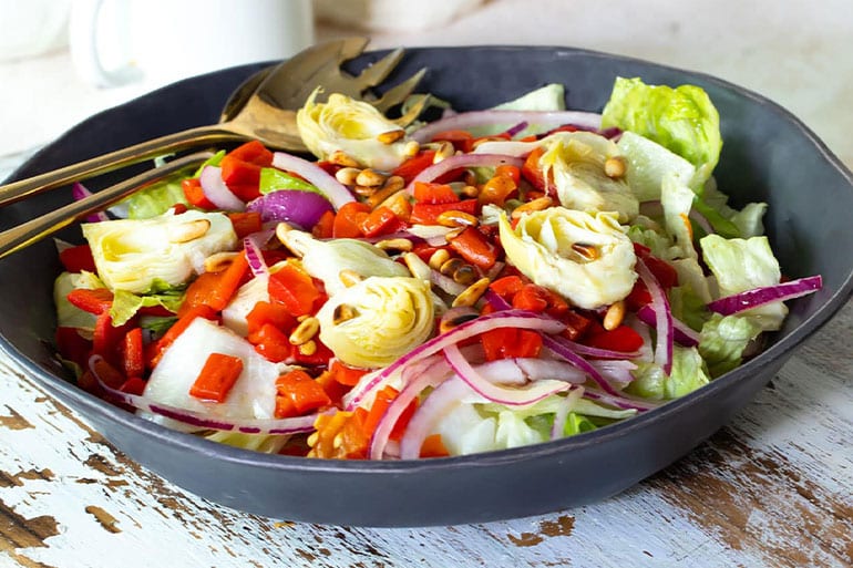 Çam Fıstıklı Enginar Salatası Tarifi