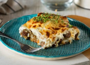 Fırında Sebzeli ve Beşamelli Köfte Tarifi