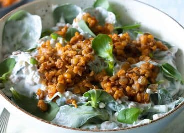 Karabuğdaylı Yoğurtlu Semizotu Salatası Tarifi