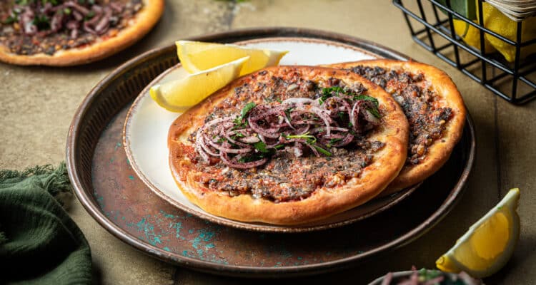 Ev Yapımı Fındık Lahmacun Tarifi